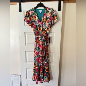 NWT Floral V-Neck Wrap Dress
